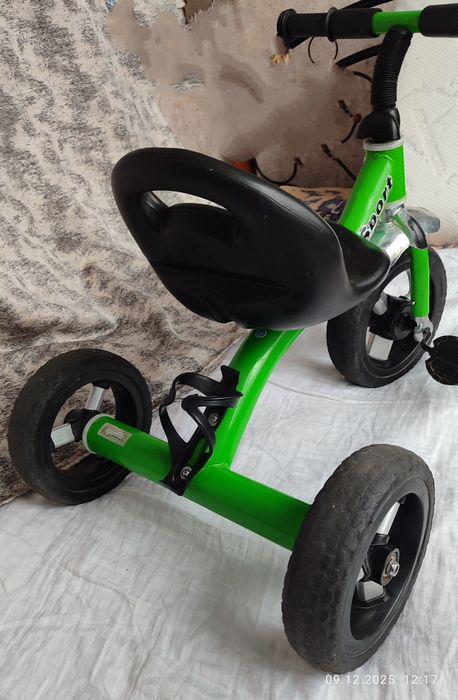 Детский велосипед на 2-4 годика