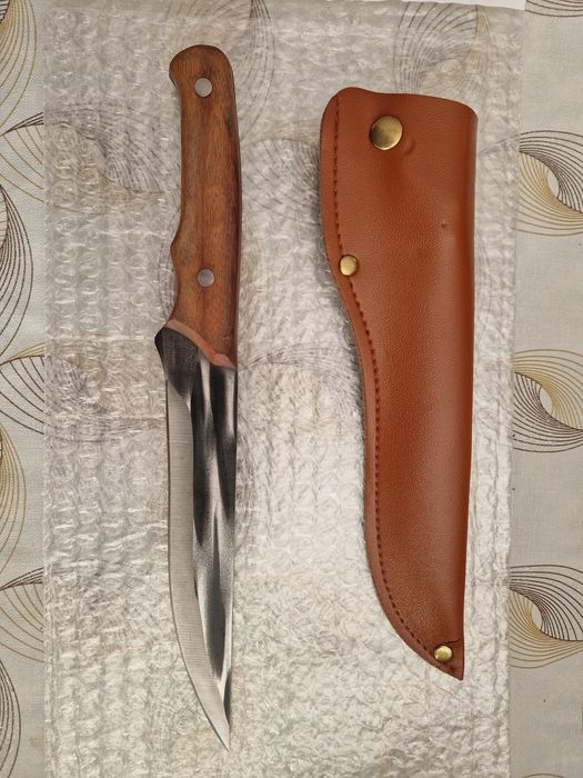 Cuțit de vânătoare / camping – lamă din oțel, mâner ergonomic