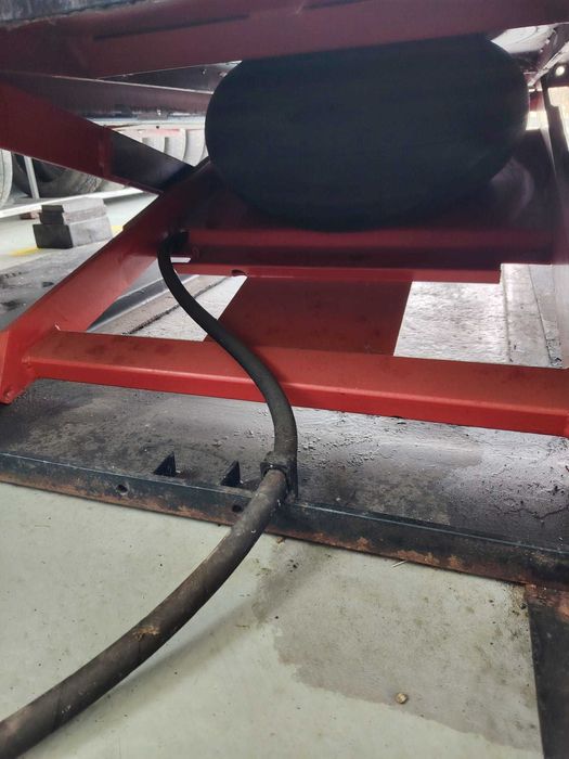 Elevator pneumatic vulcanizare