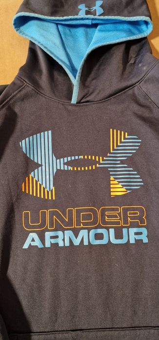 Суичър Under Armour.