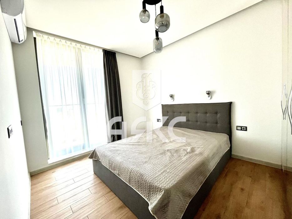 Тристаен обзаведен апартамент в кв. Кръстова вада