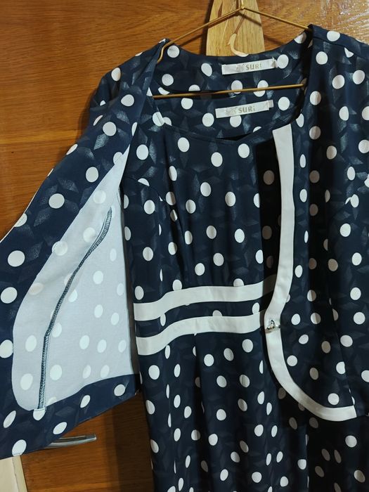 Женский костюм- платье и пиджачок. А также летние брюки , широкие.