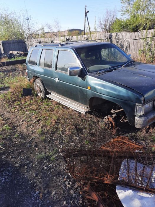 Ниссан террано.