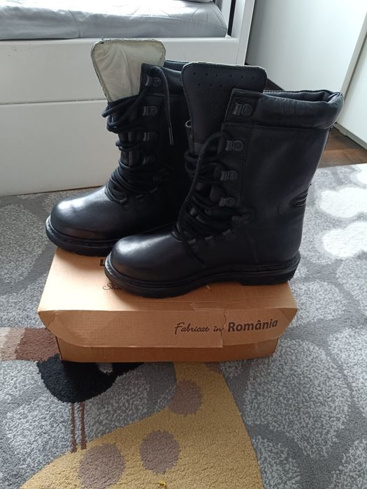 Bocanci militari nr 39