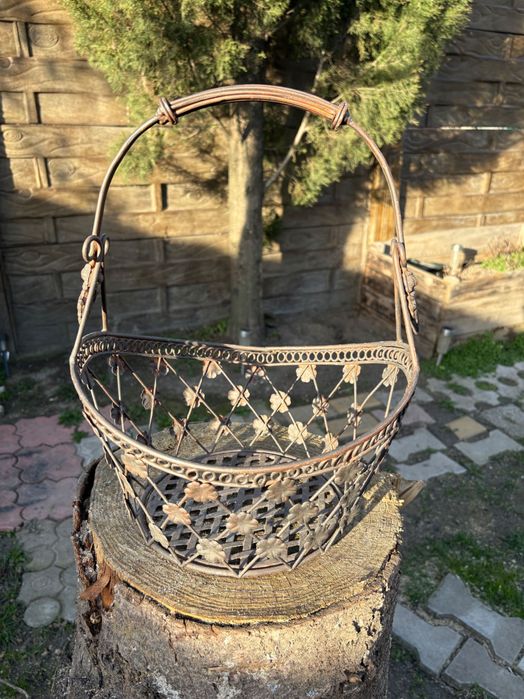 cos metalic pentru flori suspendate