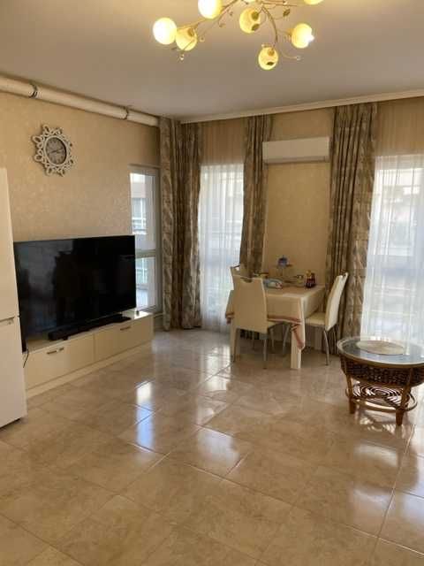 Продава се Двустаен апартамент в Варна, Възраждане 1 - 85 кв.м за 1800 €/кв.м - Снимка #2