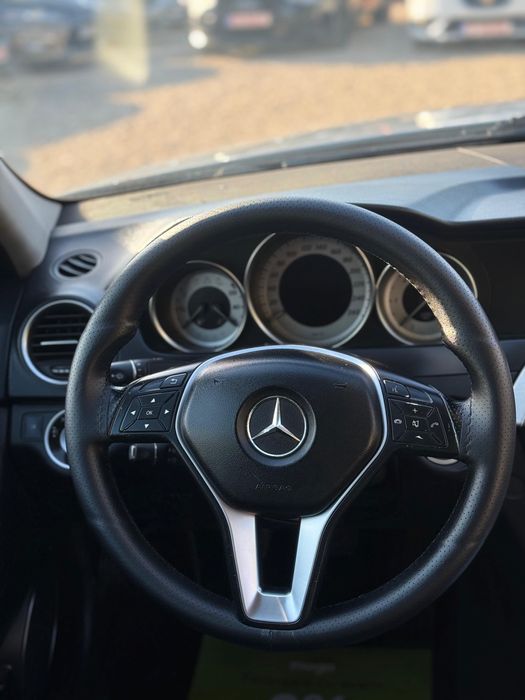 Mercedes C200 CDI 2012 facelift-Posibilitate Rate-AVANS 0