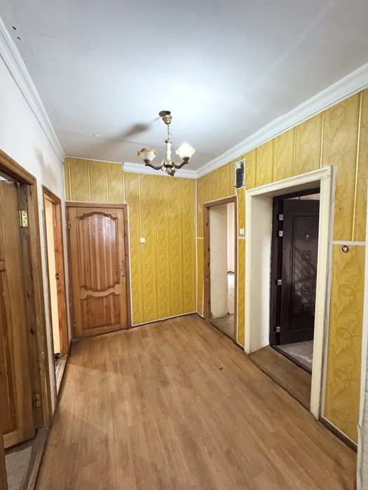 Продается 3 комнатная квартира. Кибрай. Центр
