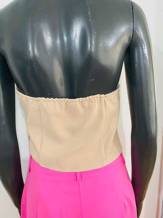 Небрежен асиметричен потник бежов с гол гръб