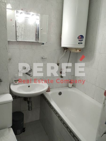 Дава се под наем Двустаен апартамент в Бургас, Център - 65 кв.м за 510 € - Снимка #6