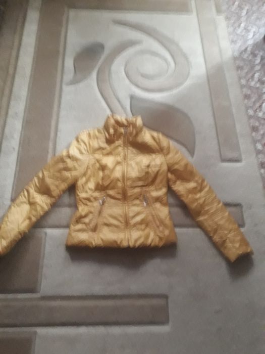 Продам куртки на осень