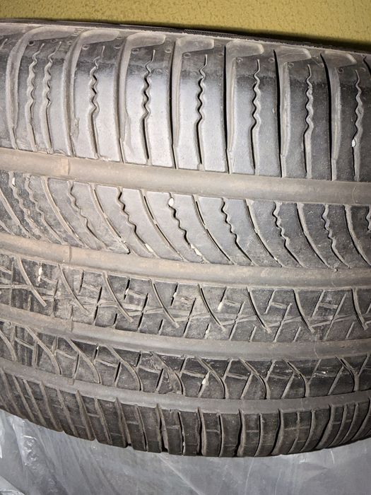 Продам всесезонные шины Pirelli Scorpion Zero All Season
