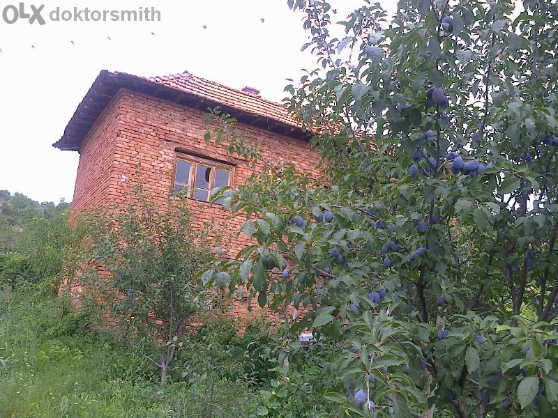 продава къща в село Горна Бешовица