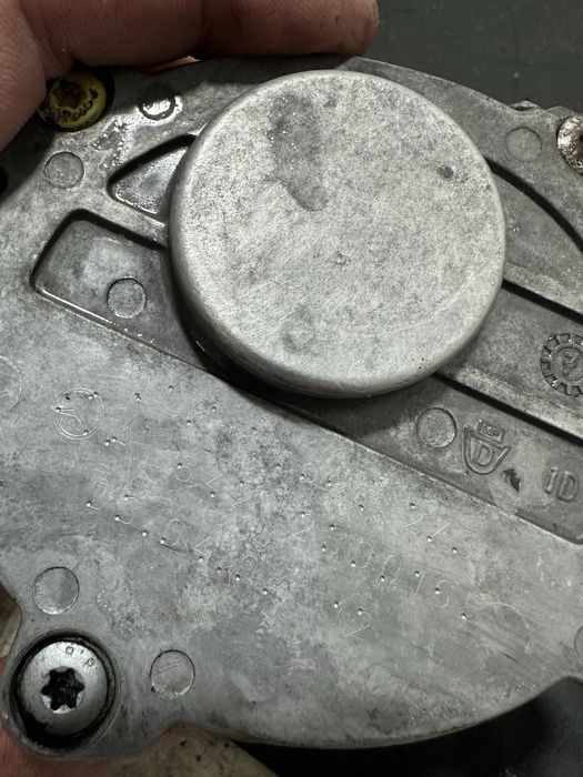 Pompa vacuum Mercedes S-Class W221 S320 S350 3.0 diesel A6422300165