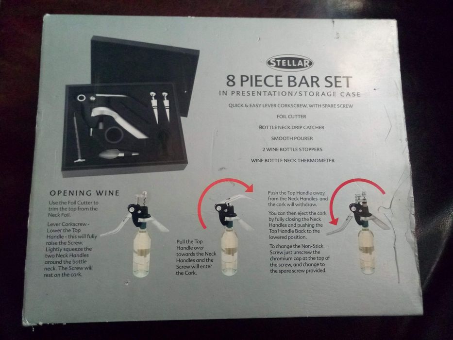 Set accesorii pentru vin:tirbușon,dopuri etc