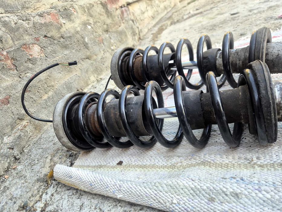 Комплект Задни Амортисьори EDC за BMW E65!!!