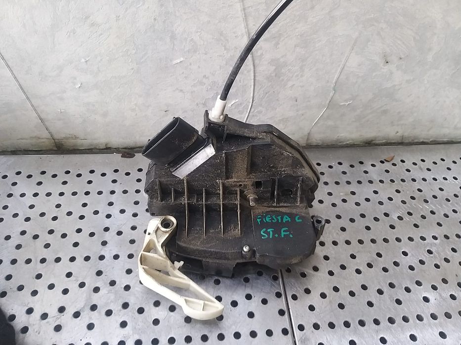 Broasca usa stanga fata ford fiesta 6 cb1 ccn 8a6aa21813aa