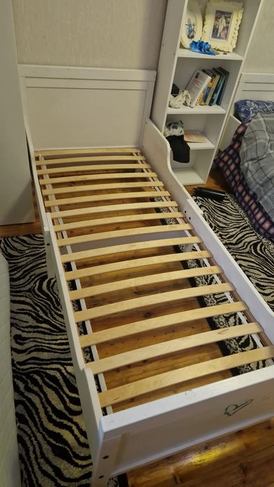 Продам кровать подростковою