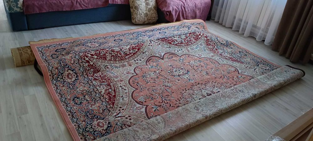Продам ковры качественные красивые