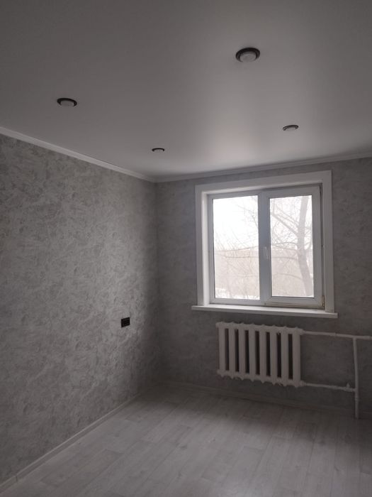 Продам 2 ух.комн кв в центре район Тайги