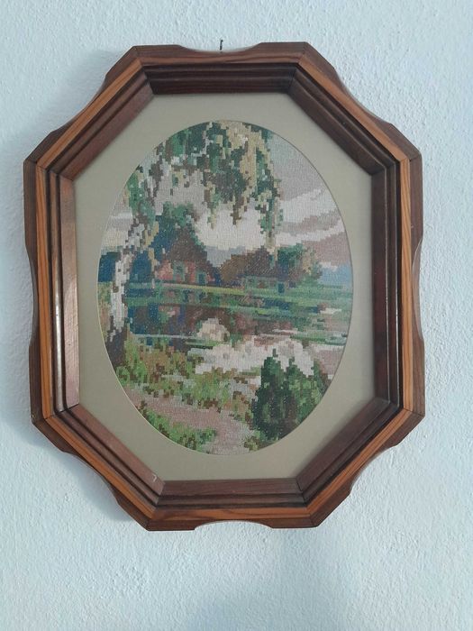 Гоблени в дървени рамки