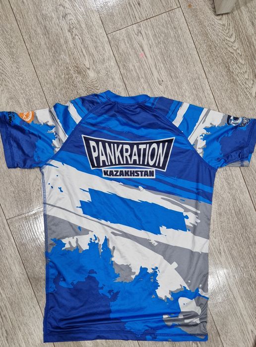 Рашгард для ММА.