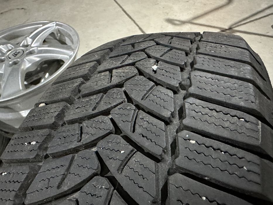 2бр. Отлични Зимни Гуми 185/60R/15 -FIRESTONE- DOT:4118- 5,7мм