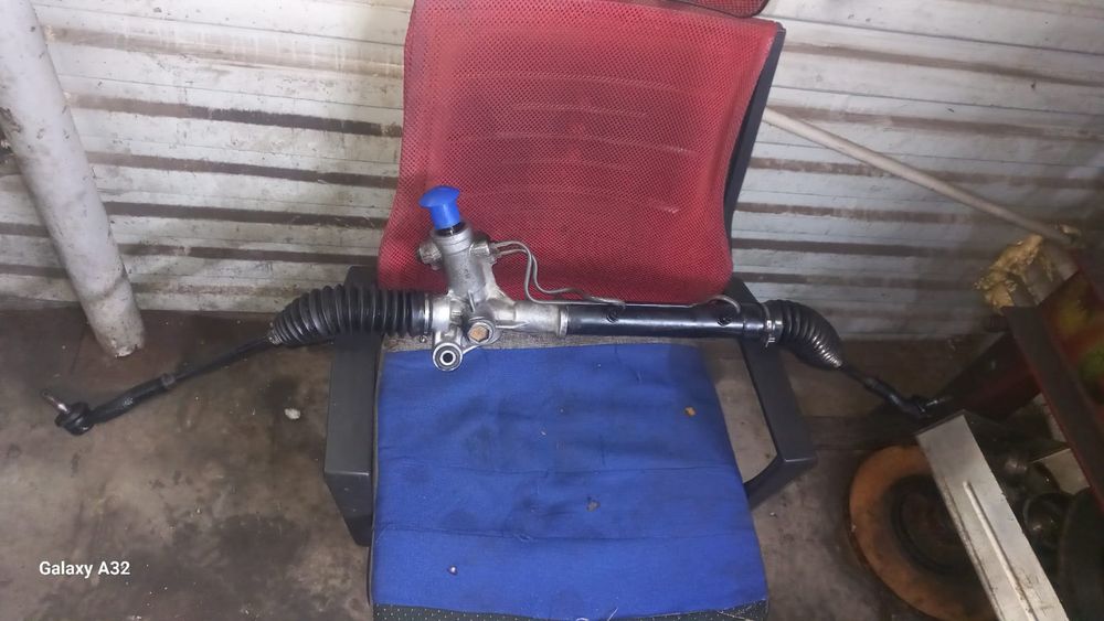 Рулевая рейка Rav4