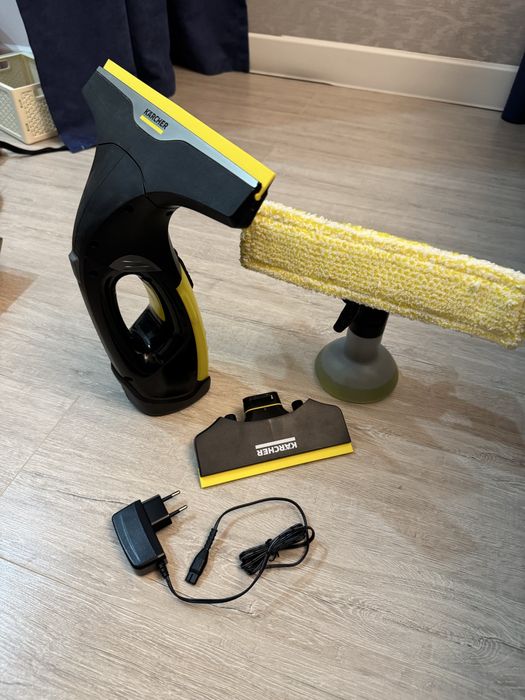 Продам стеклоочиститель Karcher в отличном состояний