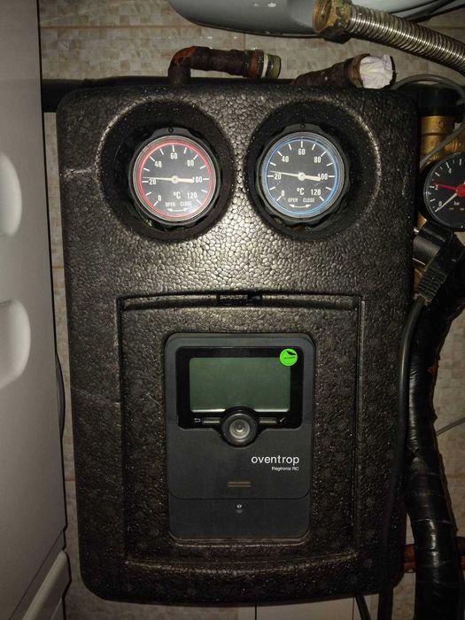 Продавам комплектована използвана соларна система за топла вода.