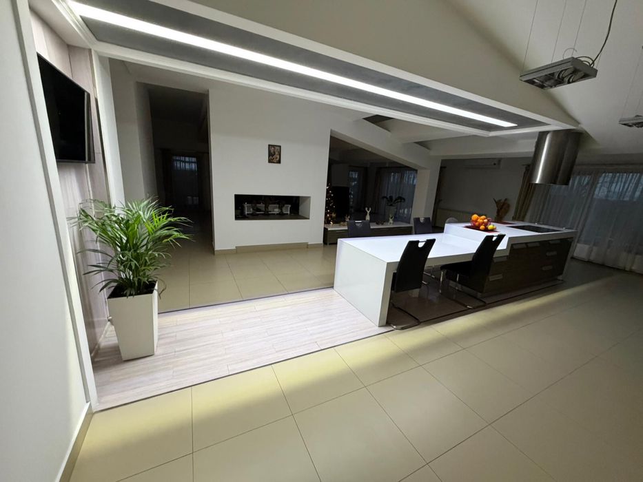 Casa de lux 800 mp cartierul verde direct de la proprietar