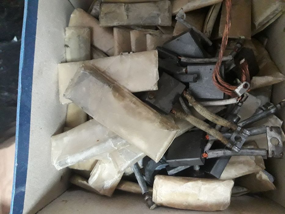 Продам щетки СССР, щётки генератора, щётки электроприборы.