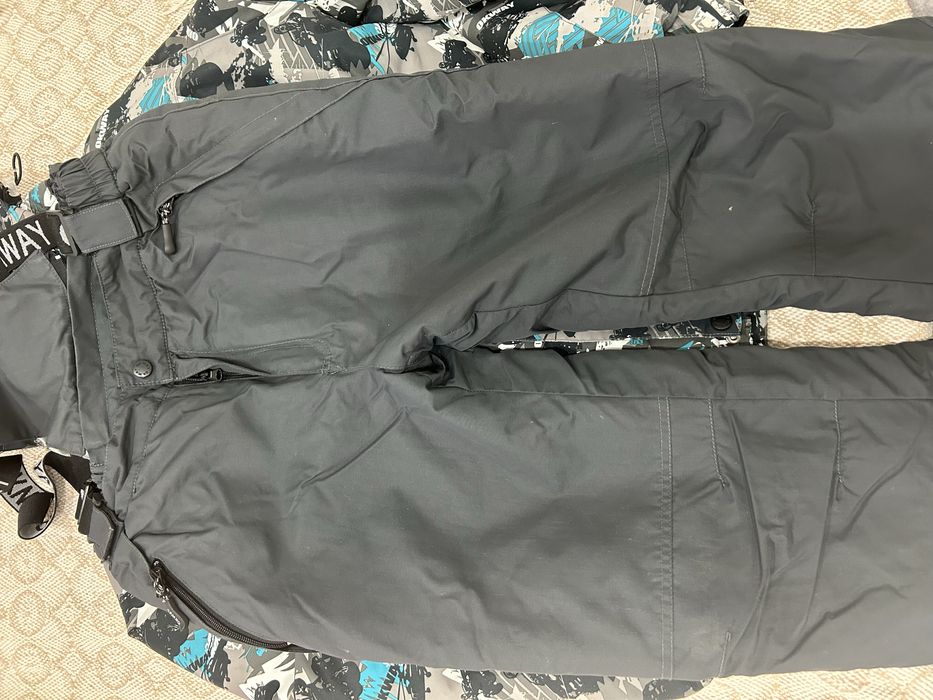 Продам комбинезон для мальчика