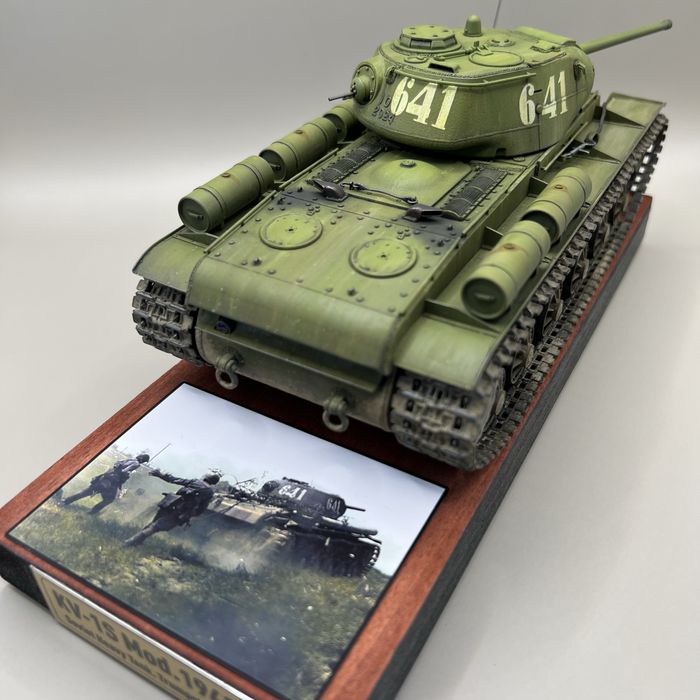 Модель танка КВ-1С Масштаб 1/35