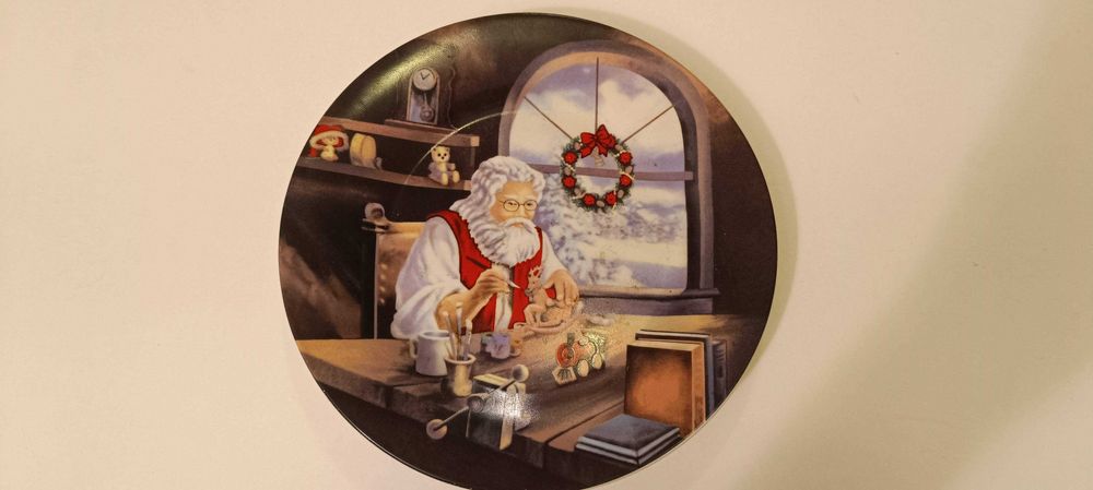 Декортивна коледна чиния