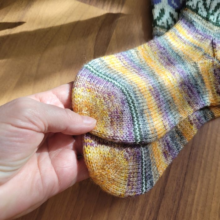 Вязаные жаккардовые носки