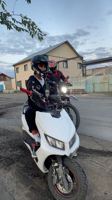 Продам скутер м8