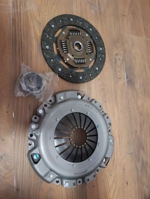 Vând kit de ambreaji complet compatibil mai multe mărci de mașini