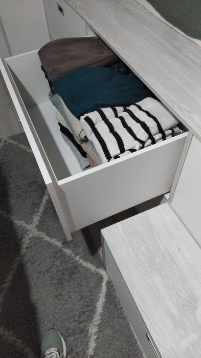 Pat cu spatiu de depozitare