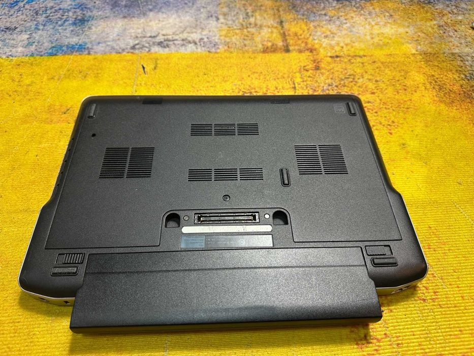 Dell 63230, ocatcore i7, ram 8 gb, hard 320 gb