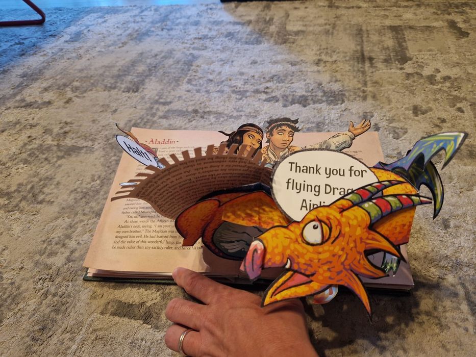 Carte popup engleza Dragon and Knight