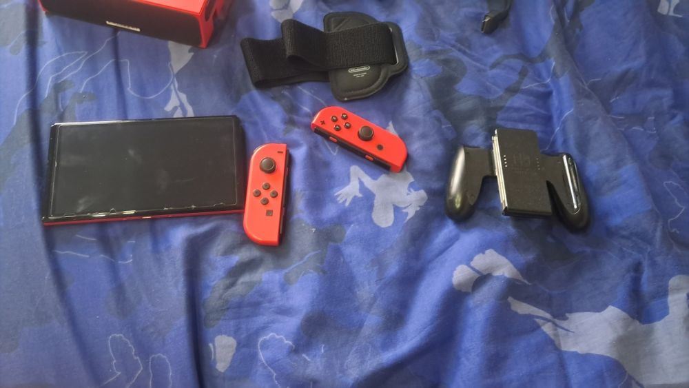 Nintendo switch Mario edition oled