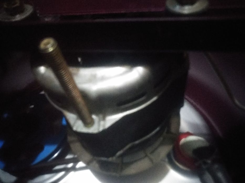 Кирмошина сотилади