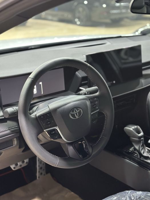 Toyota Camry 80 (Hybrid)