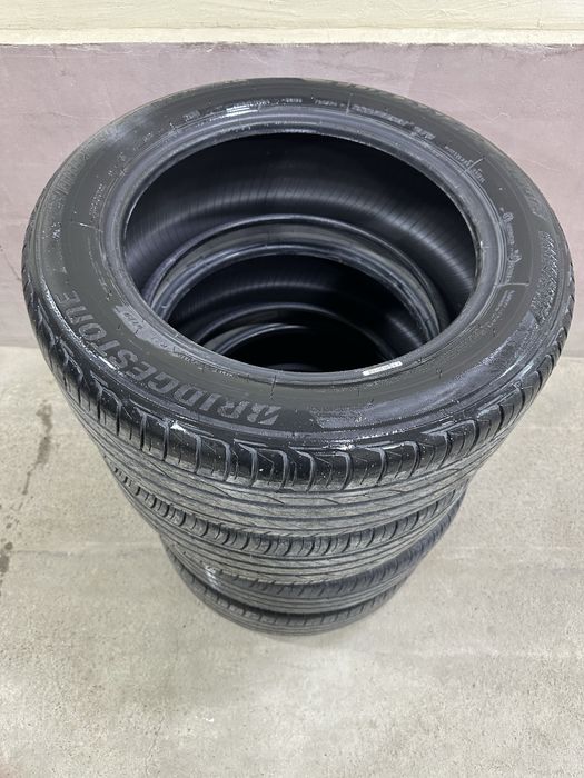 R17. 225x55x17 Brigestone Malibu 1 .2. cobalt va qogan mowinalaga tush