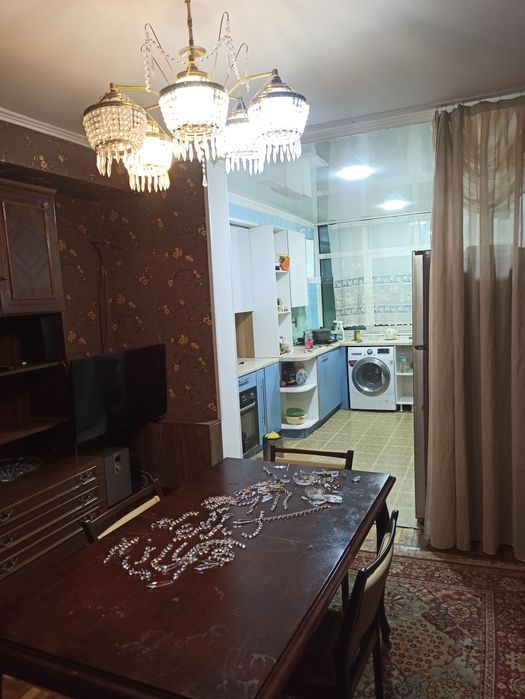 Сдается пяти комнатная квартира на Дружбе  народов