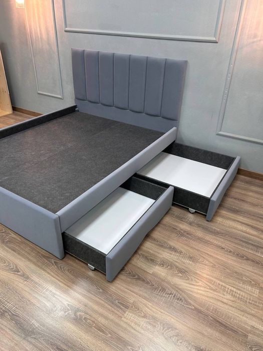 Двухспальная кровать с подъёмным механизмом