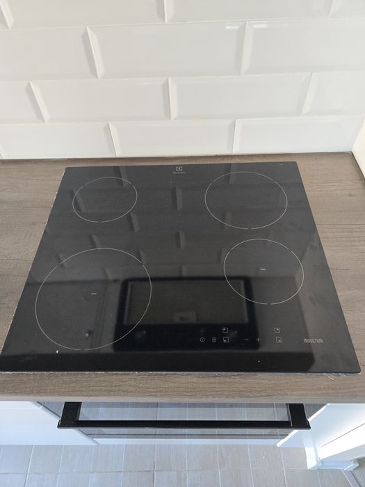 Продаю варочную поверхность Electrolux