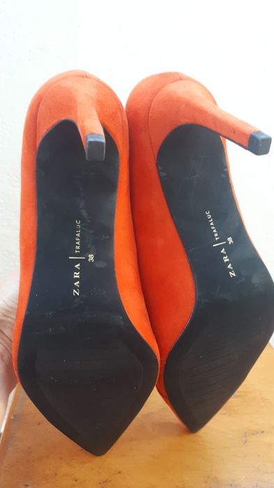 Pantofi Zara elegant cu toc  50 ron