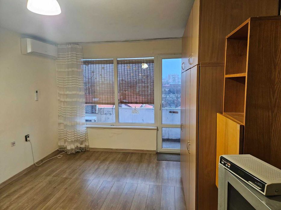Дава се под наем Едностаен апартамент в Русе, Център - 52 кв.м за 193.8 € - Снимка #2